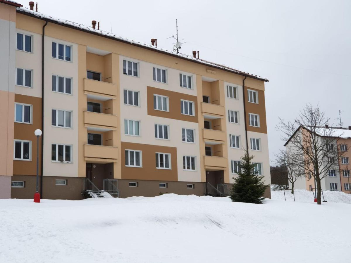 Family Apartman Kovářská Exterior foto