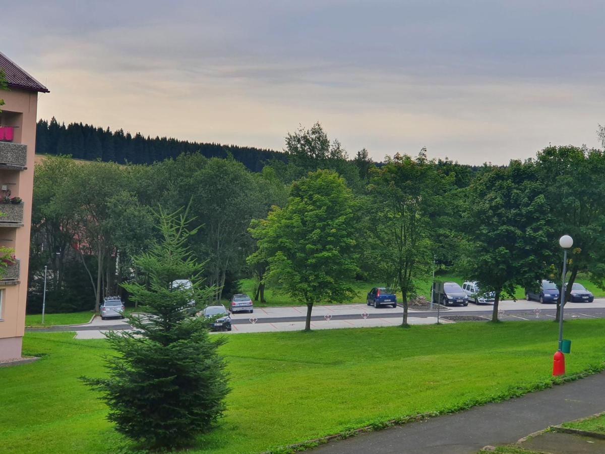 Family Apartman Kovářská Exterior foto