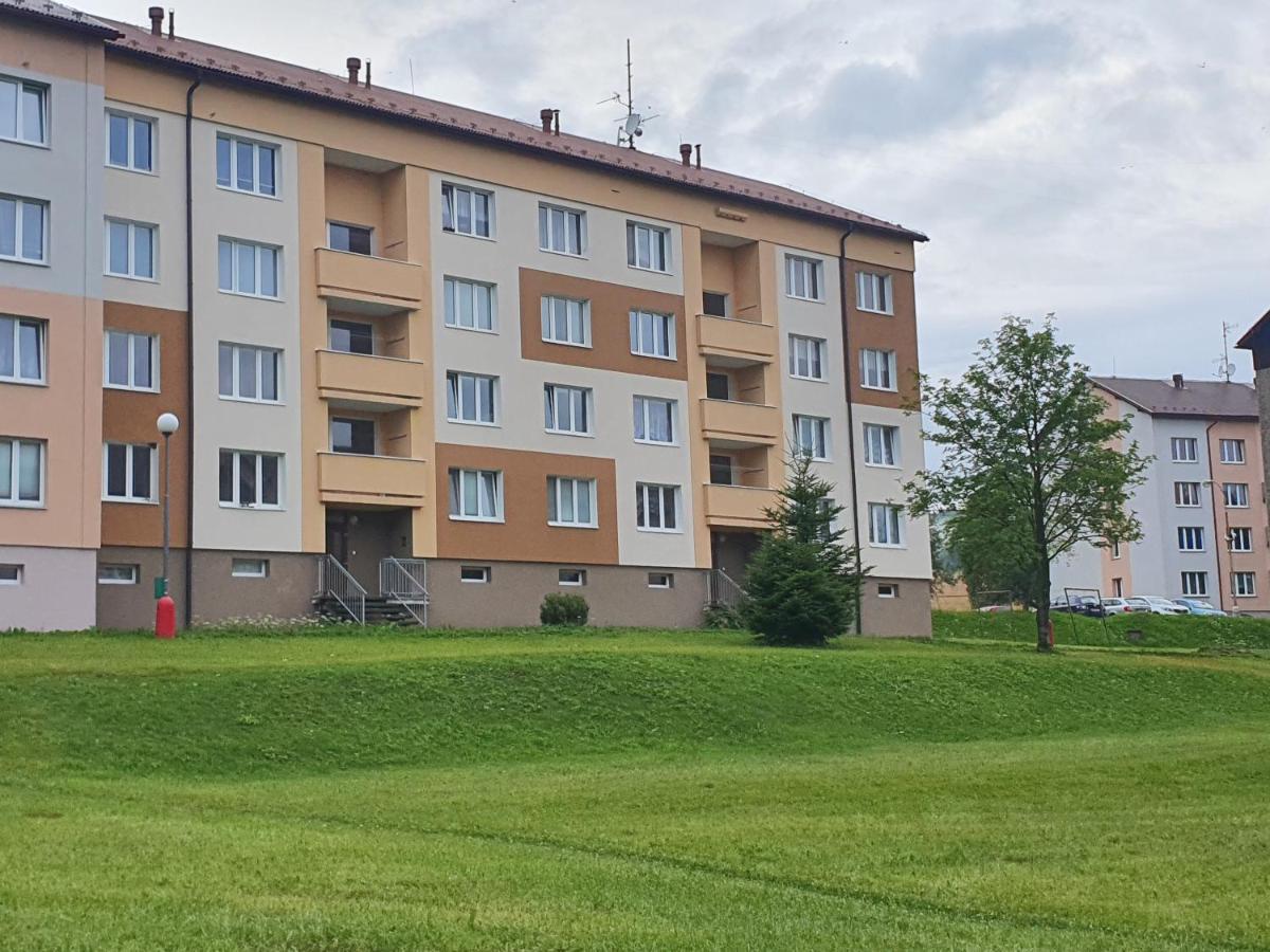 Family Apartman Kovářská Exterior foto